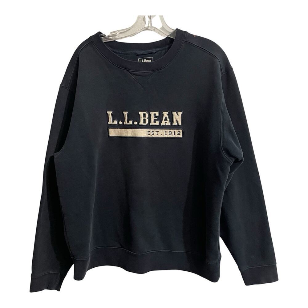 L.L. Bean Crewneck Sweatshirt Logo Men Size Medium M Navy Blue Pullover Spot